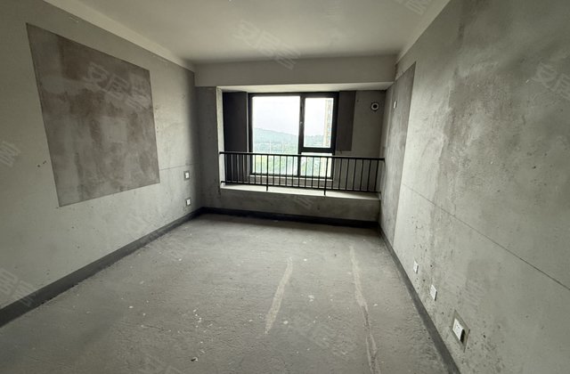 紫悦山4室2厅143㎡106万二手房图片