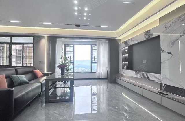 翰林首府4室2厅142㎡73.8万二手房图片