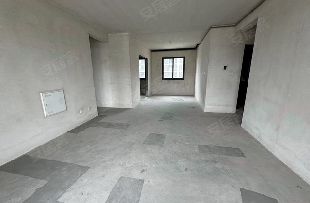 保利首开云璟3室2厅138.02㎡196万二手房图片