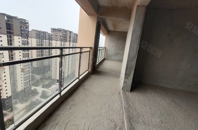 金子寨小区5室2厅202㎡135万二手房图片