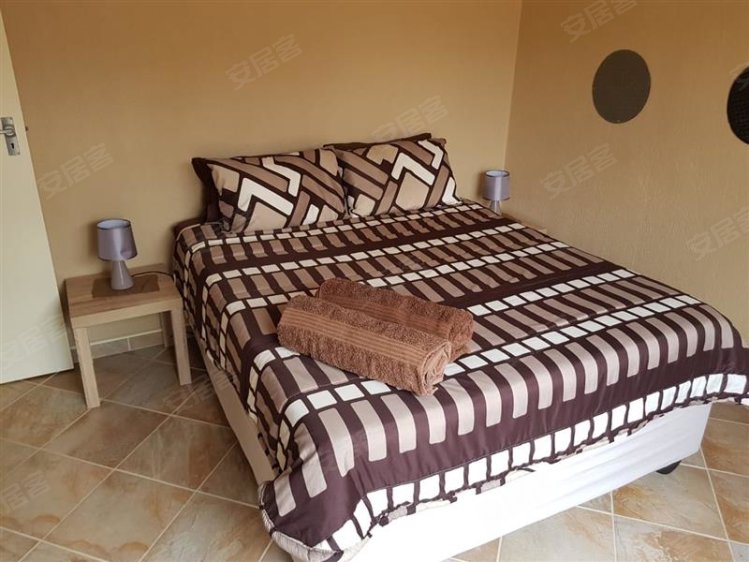 南非约¥95万三卧室房子科马提普尔特姆普马兰加南非二手房公寓图片