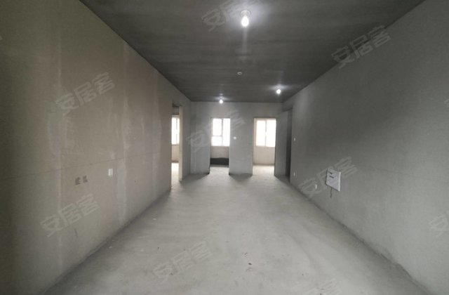铂悦山3室2厅119㎡77万二手房图片