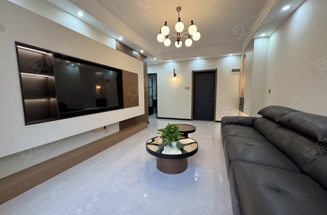 坤泰名居A区3室2厅125㎡49.8万二手房图片