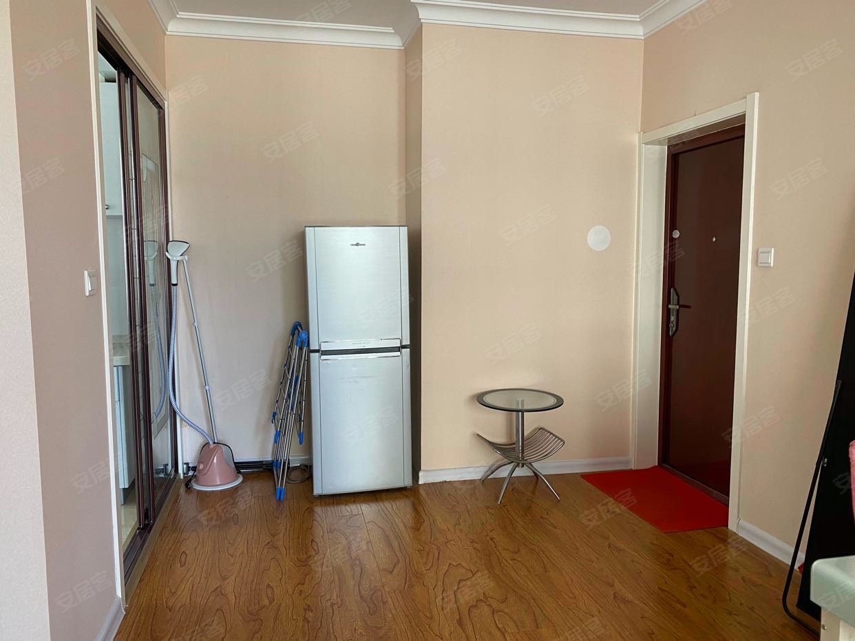 白领公寓 楼层好送家具价格可议房东直卖