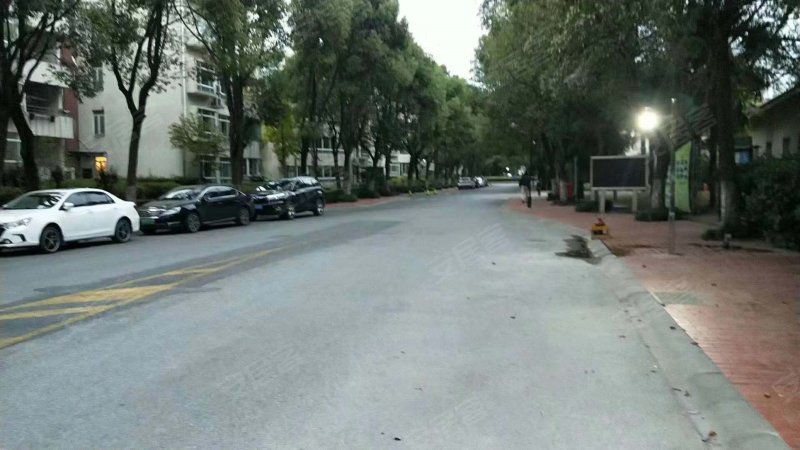 康桥半岛(1177弄别墅)