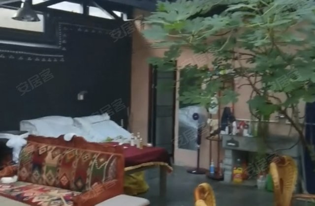 罗布林卡生活区7室2厅356.67㎡300万二手房图片