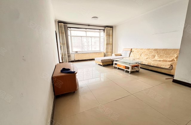 学府小区3室2厅143.76㎡70万二手房图片