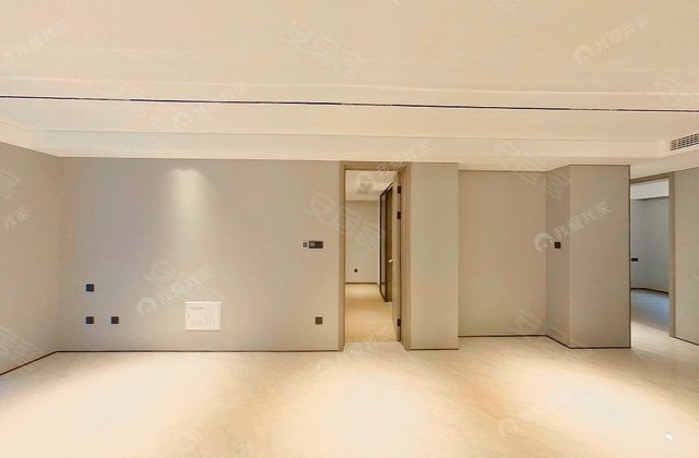 经典四叶草户型，地铁口次新房 江映云邸小区性价比没有对手