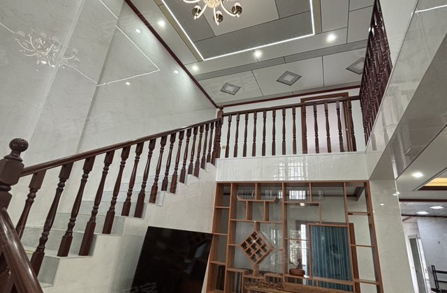 亿联商贸城4室2厅200㎡53.8万二手房图片