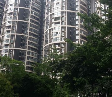 十里店 满五 中间好楼层 临地铁 大两房 商业配套成熟,天空城二手房