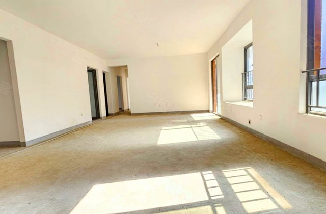 华润凤凰城(二期)5室2厅157.47㎡108万二手房图片