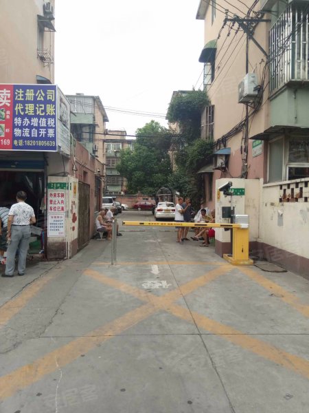 南大路18弄小区 