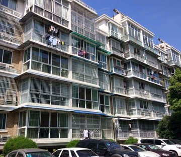 洪都花园 中间楼层采光好 近地铁 超低密度 商圈成熟