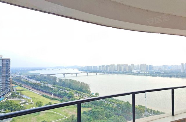 湘江雅颂居3室2厅136.78㎡185万二手房图片