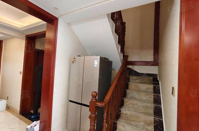 中南世纪星城5室2厅230㎡146万二手房图片