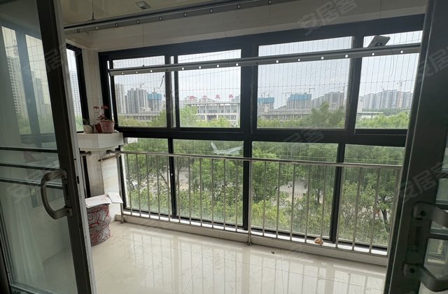 樱花苑(二期)3室2厅136.62㎡82.8万二手房图片