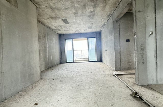 保利中央公园4室2厅145㎡96万二手房图片