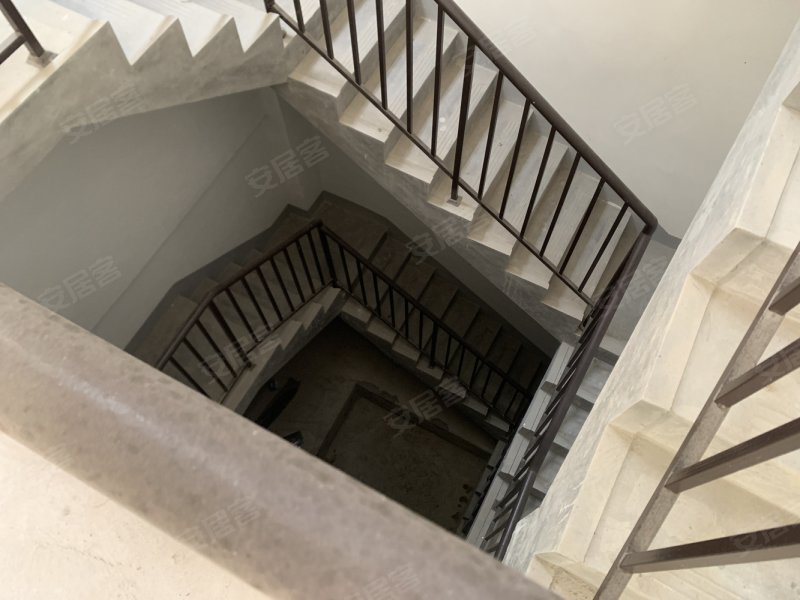 龙茂府排屋边套房东急售双车位随时看房