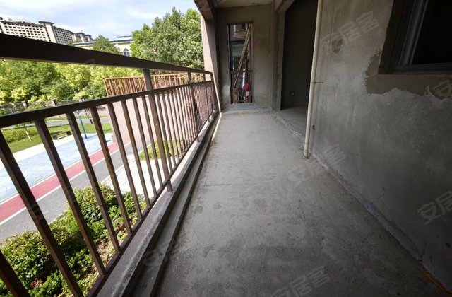 富地公园学府3室2厅145㎡71万二手房图片