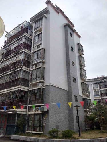 银行柳石二小469米4路; 16路; 41路; 70路; 601路龙潭路口505米19路