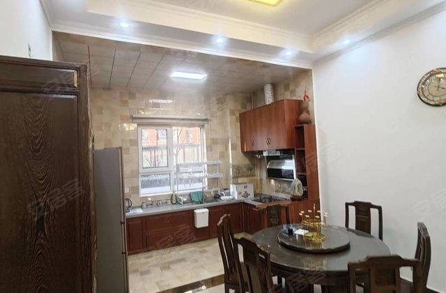 御龙湾(郓城商住楼)4室2厅143㎡60万二手房图片