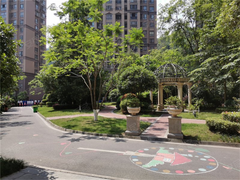 置信逸都花园b区