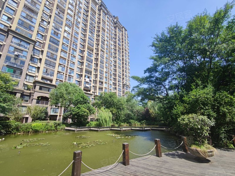 绿地国际花都雏菊苑