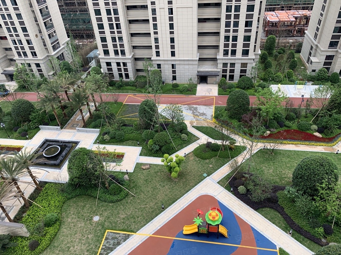 景欣华府3室2厅2卫117㎡南188万