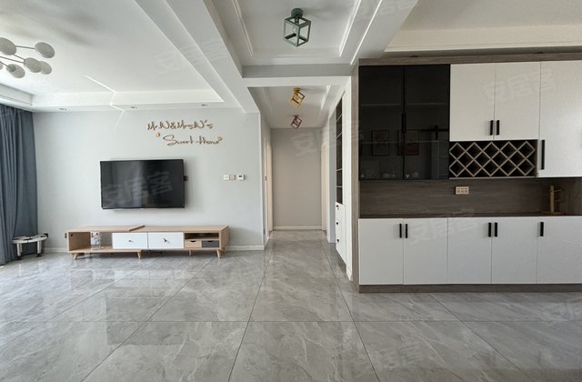 翡翠郡127平 精装房，带车位储藏室