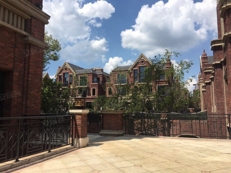 旭辉湖山源著(别墅)