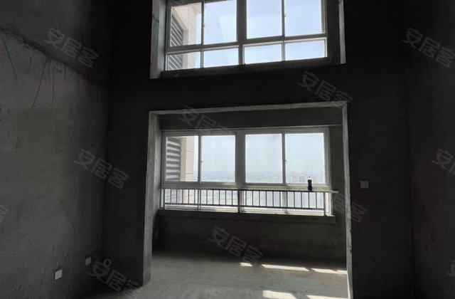 汉宁小区4室2厅135㎡55.8万二手房图片