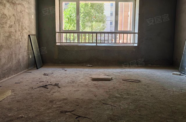 上海现代城西区3室2厅160㎡72万二手房图片