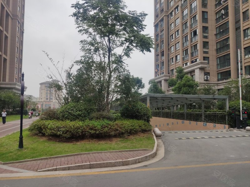 万成香格里拉(b区)