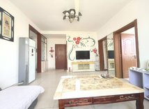 出门  ，三室，带车库，非常干净，直接入住就行