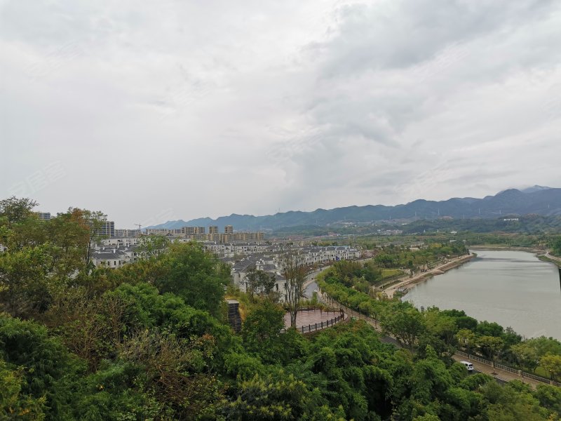 华宇两江御临府(一期)