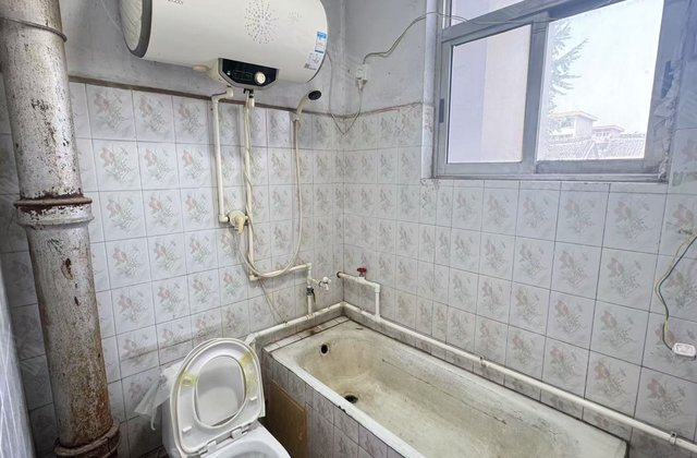 东方武校家属院3室1厅92㎡22万二手房图片