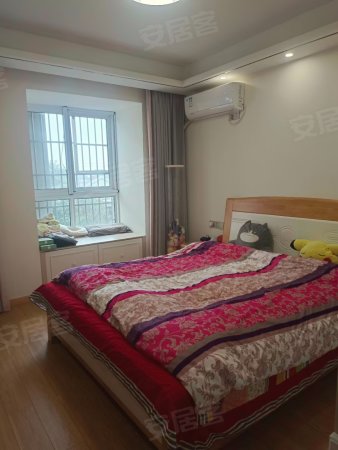 南湖景苑朝南豪华精装两居楼龄新车位充足享受豪华装修送家具