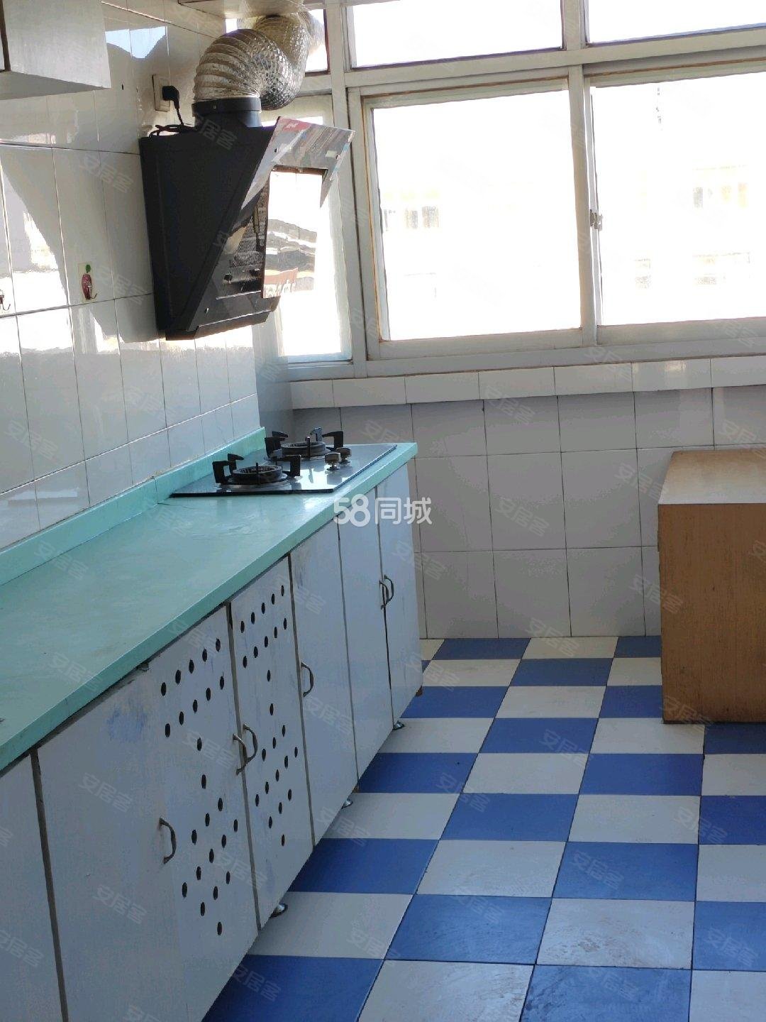 金岳商城3室2厅1卫129.65㎡南北45万