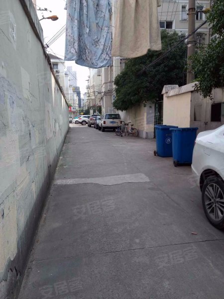 莲园路310弄小区 