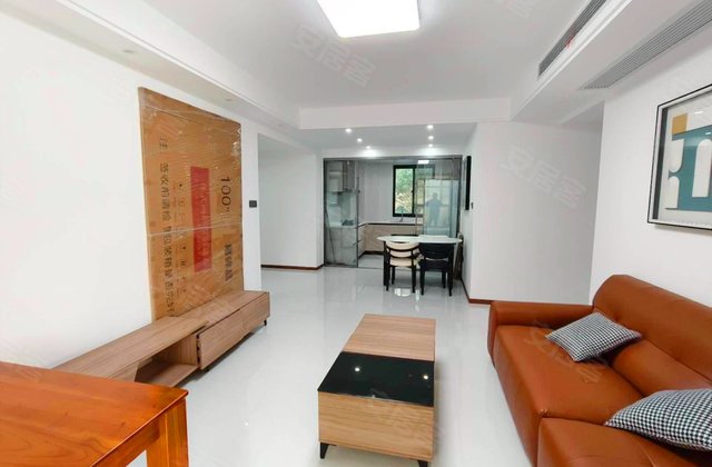 苏宁悦城(A区)3室2厅121.7㎡178万二手房图片