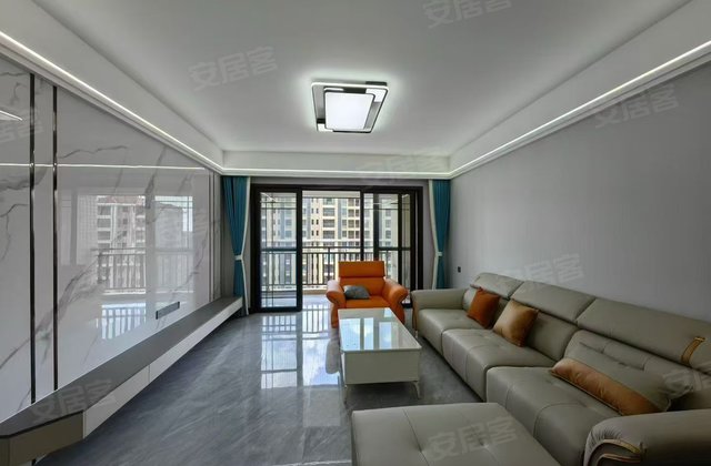 芹洋花园4室2厅150㎡76.8万二手房图片