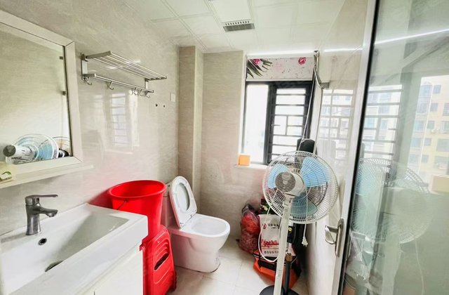 万象壹号4室2厅125㎡49.8万二手房图片