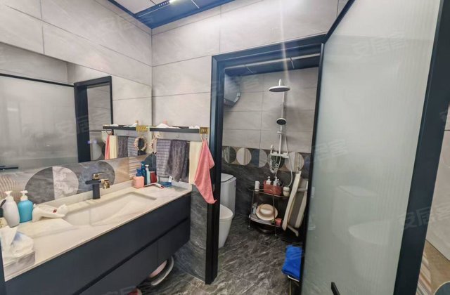 一品华府2室1厅147㎡50万二手房图片