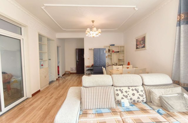 天城明珠4室2厅130㎡46万二手房图片