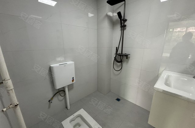 临江小区3室2厅137㎡25.8万二手房图片