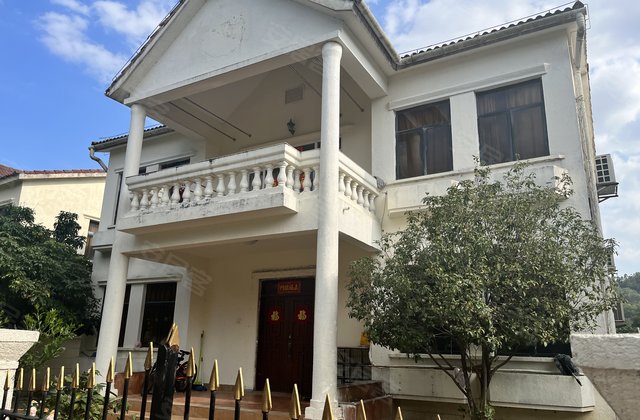 莲花山高尔夫别墅