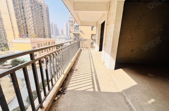 东方世纪城3室2厅136㎡39万二手房图片