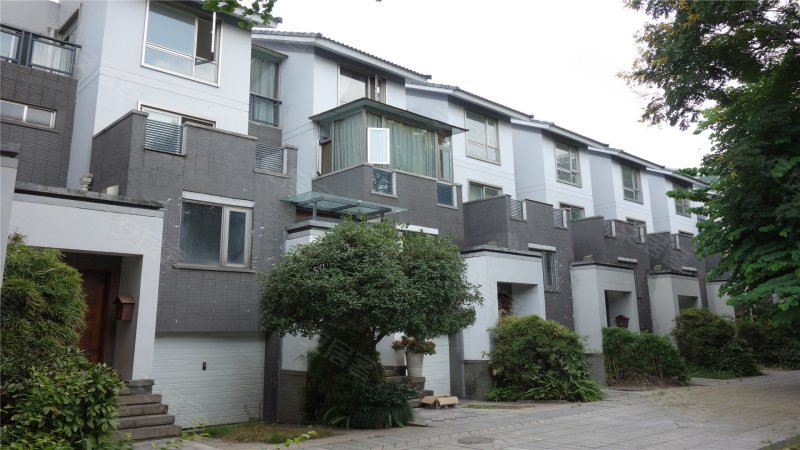 三利宅院白云渡