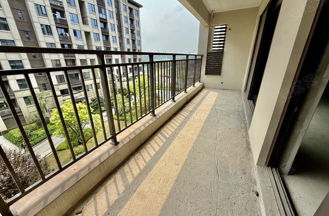 中海国际社区4室2厅135㎡76.8万二手房图片