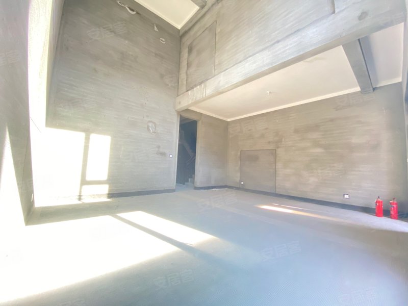 元垄城玖园别墅!使用面积大!随时看房!